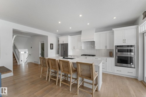 71 Nouveau Drive, St. Albert, AB - Indoor Photo Showing Kitchen With Upgraded Kitchen
