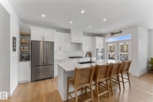 71 Nouveau Drive, St. Albert, AB - Indoor Photo Showing Kitchen With Upgraded Kitchen