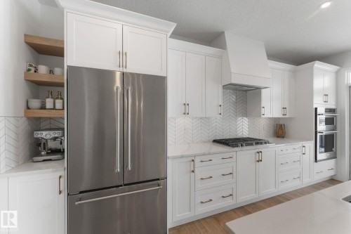 71 Nouveau Drive, St. Albert, AB - Indoor Photo Showing Kitchen With Upgraded Kitchen