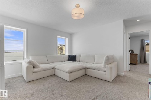 71 Nouveau Drive, St. Albert, AB - Indoor Photo Showing Living Room