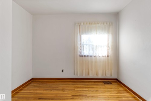 10842 110 Street, Edmonton, AB - Indoor Photo Showing Other Room