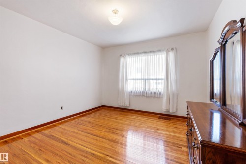 10842 110 Street, Edmonton, AB - Indoor Photo Showing Other Room