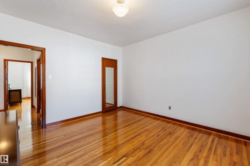 10842 110 Street, Edmonton, AB - Indoor Photo Showing Other Room