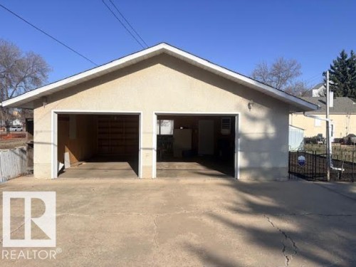 10842 110 Street, Edmonton, AB - Outdoor