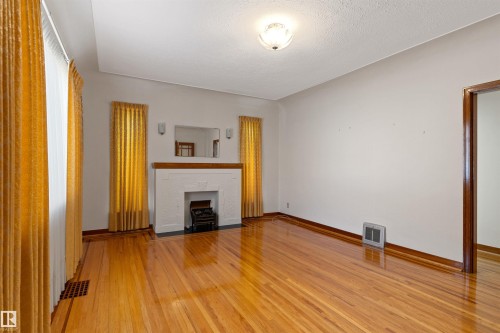 10842 110 Street, Edmonton, AB - Indoor With Fireplace