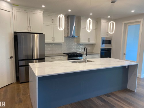 9515 75 Avenue, Edmonton, AB - Indoor Photo Showing Kitchen With Stainless Steel Kitchen With Upgraded Kitchen