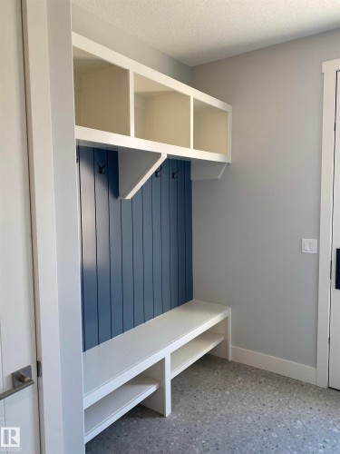 9515 75 Avenue, Edmonton, AB - Indoor