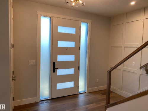 9515 75 Avenue, Edmonton, AB - Indoor Photo Showing Other Room