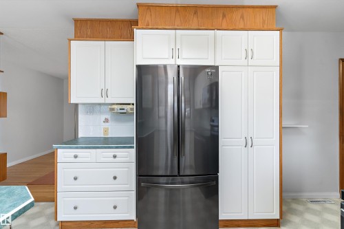 9411 68A Street, Edmonton, AB - Indoor Photo Showing Kitchen