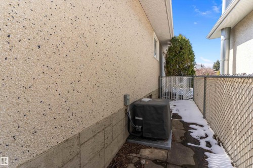 9411 68A Street, Edmonton, AB - Outdoor