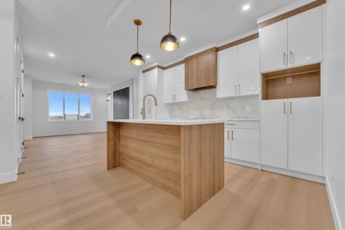 456 Crystal Creek Link, Leduc, AB - Indoor Photo Showing Kitchen