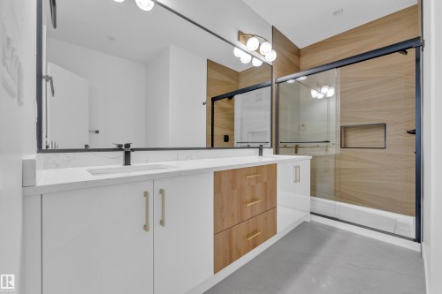 456 Crystal Creek Link, Leduc, AB - Indoor Photo Showing Bathroom