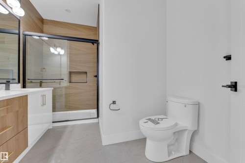 456 Crystal Creek Link, Leduc, AB - Indoor Photo Showing Bathroom