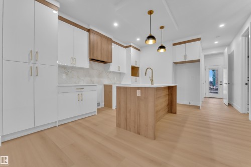 456 Crystal Creek Link, Leduc, AB - Indoor Photo Showing Kitchen