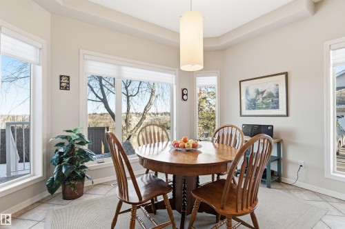 12 577 Butterworth Way, Edmonton, AB - Indoor Photo Showing Kitchen With Upgraded Kitchen