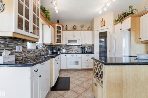12 577 Butterworth Way, Edmonton, AB - Indoor Photo Showing Kitchen With Double Sink