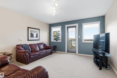 12 577 Butterworth Way, Edmonton, AB - Indoor Photo Showing Living Room