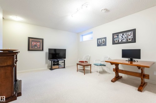 12 577 Butterworth Way, Edmonton, AB - Indoor Photo Showing Office