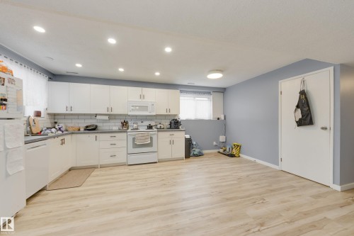 12775 116 Street, Edmonton, AB - Indoor Photo Showing Kitchen