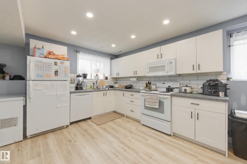 12775 116 Street, Edmonton, AB - Indoor Photo Showing Kitchen