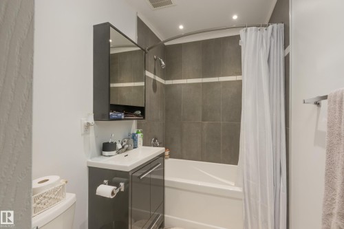 12775 116 Street, Edmonton, AB - Indoor Photo Showing Bathroom