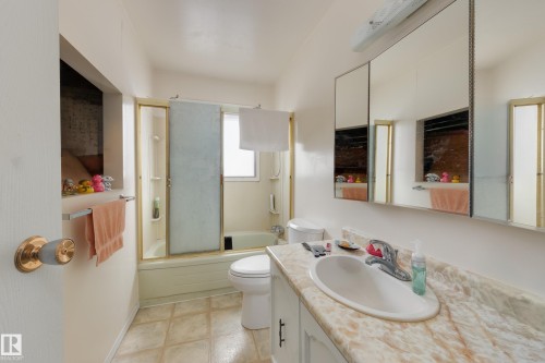 12775 116 Street, Edmonton, AB - Indoor Photo Showing Bathroom