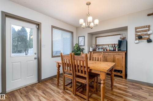 152 Easton Road, Edmonton, AB - Indoor Photo Showing Dining Room