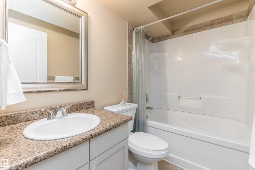 152 Easton Road, Edmonton, AB - Indoor Photo Showing Bathroom