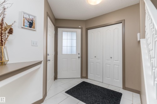 152 Easton Road, Edmonton, AB - Indoor Photo Showing Other Room