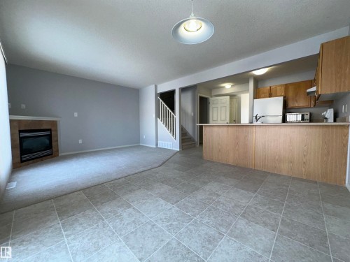 16122 131A Street, Edmonton, AB - Indoor Photo Showing Kitchen