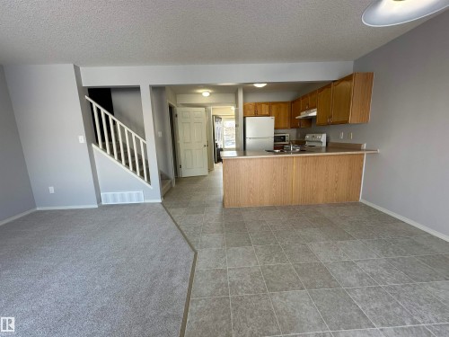 16122 131A Street, Edmonton, AB - Indoor Photo Showing Kitchen