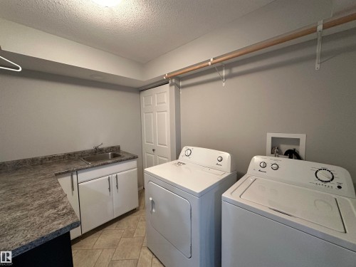 16122 131A Street, Edmonton, AB - Indoor Photo Showing Laundry Room