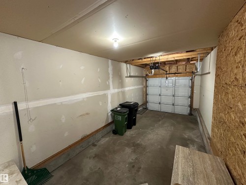 16122 131A Street, Edmonton, AB - Indoor Photo Showing Garage