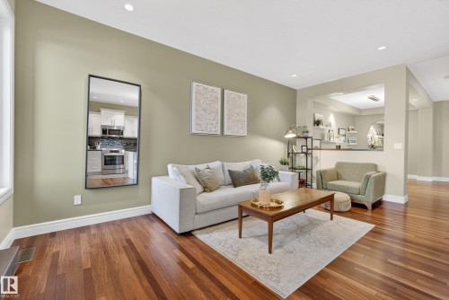 10209 90 Street, Edmonton, AB - Indoor Photo Showing Living Room