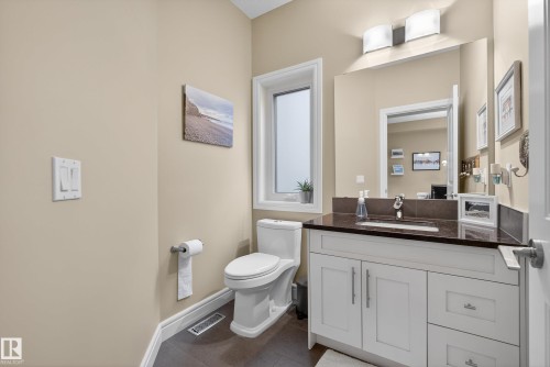 10209 90 Street, Edmonton, AB - Indoor Photo Showing Bathroom