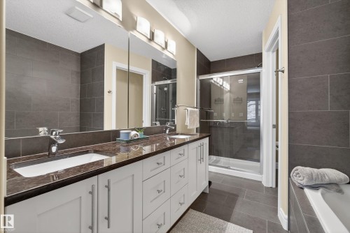 10209 90 Street, Edmonton, AB - Indoor Photo Showing Bathroom