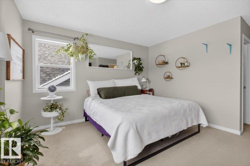 7704 16 Avenue, Edmonton, AB - Indoor Photo Showing Bedroom