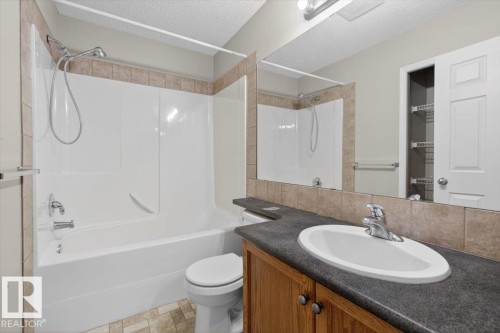 7704 16 Avenue, Edmonton, AB - Indoor Photo Showing Bathroom