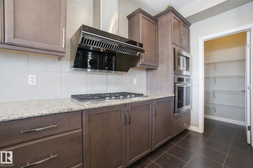 3875 Agar Green, Edmonton, AB - Indoor Photo Showing Kitchen