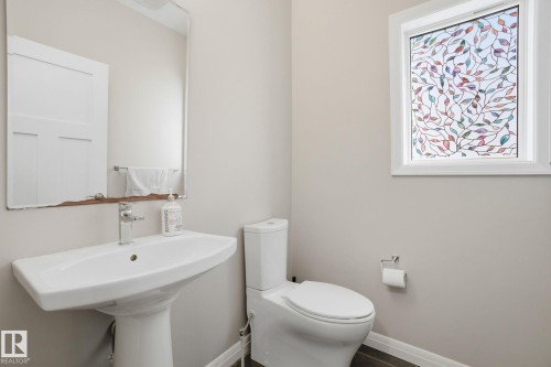 3875 Agar Green, Edmonton, AB - Indoor Photo Showing Bathroom