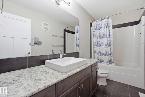 3875 Agar Green, Edmonton, AB - Indoor Photo Showing Bathroom