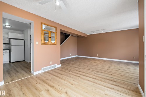 17423 92 Avenue, Edmonton, AB - Indoor Photo Showing Other Room