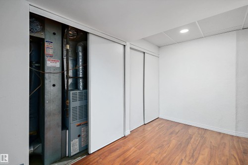17423 92 Avenue, Edmonton, AB - Indoor Photo Showing Other Room