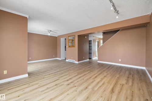 17423 92 Avenue, Edmonton, AB - Indoor Photo Showing Other Room