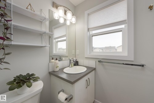 9635 225 Street, Edmonton, AB - Indoor Photo Showing Bathroom