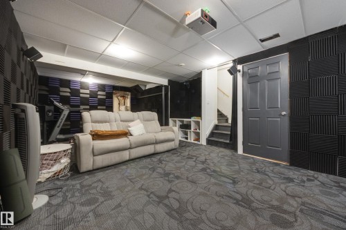 9635 225 Street, Edmonton, AB - Indoor