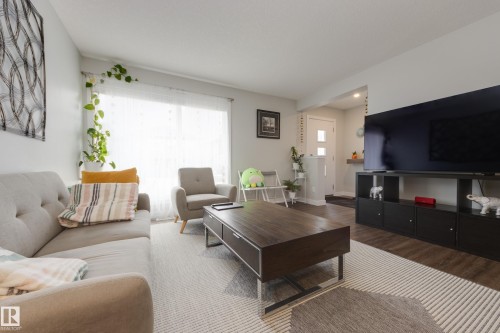 9635 225 Street, Edmonton, AB - Indoor Photo Showing Living Room