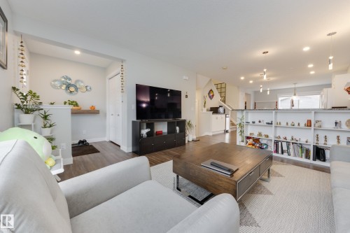 9635 225 Street, Edmonton, AB - Indoor Photo Showing Living Room