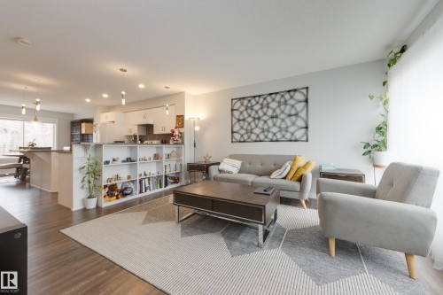 9635 225 Street, Edmonton, AB - Indoor Photo Showing Living Room