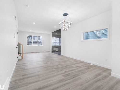 332 Roberts Wynd, Leduc, AB - Indoor